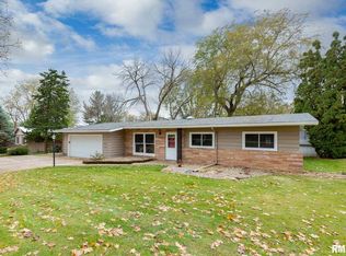 4018 Rodeo Rd, Davenport, IA 52806