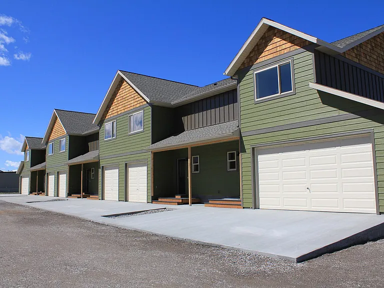 Copper Pines — Photo 11