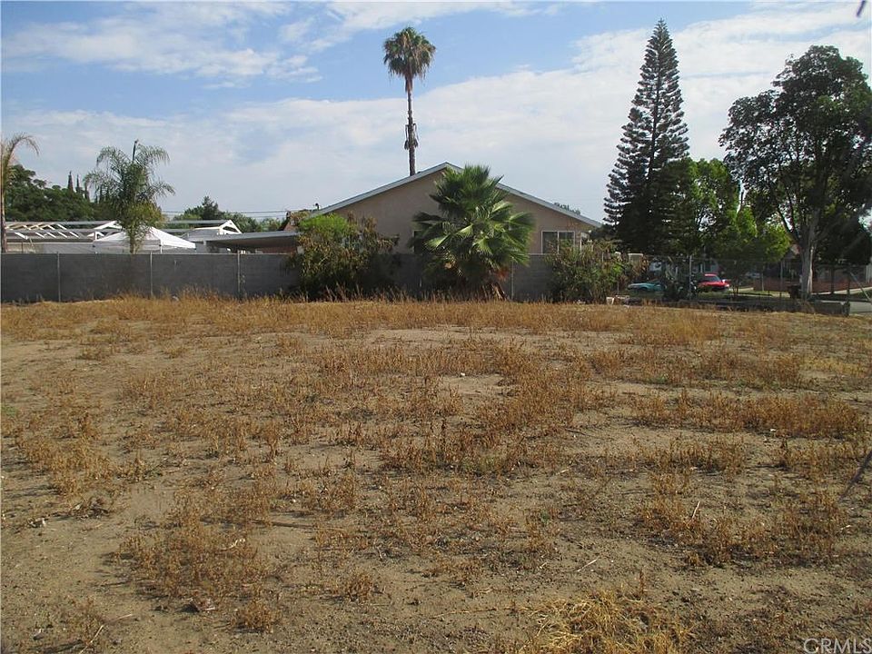 2nd image of 1906 Valencia St