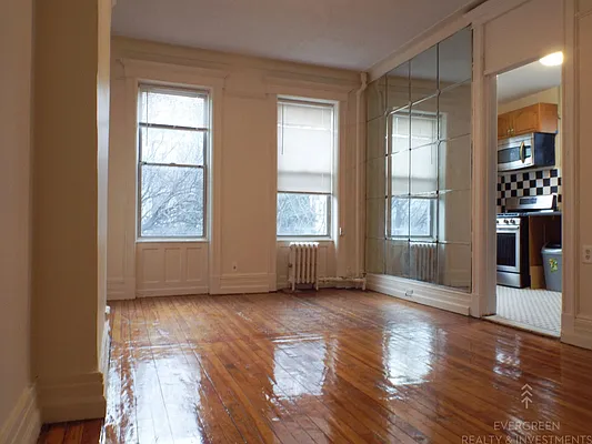 Rented by Evergreen Realty & Investments | media 50