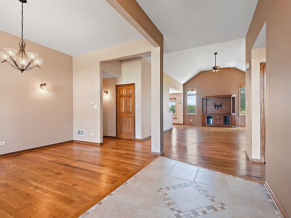5th image of 24457 Arrowhead Dr