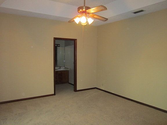 5th image of 118 Mackay Dr