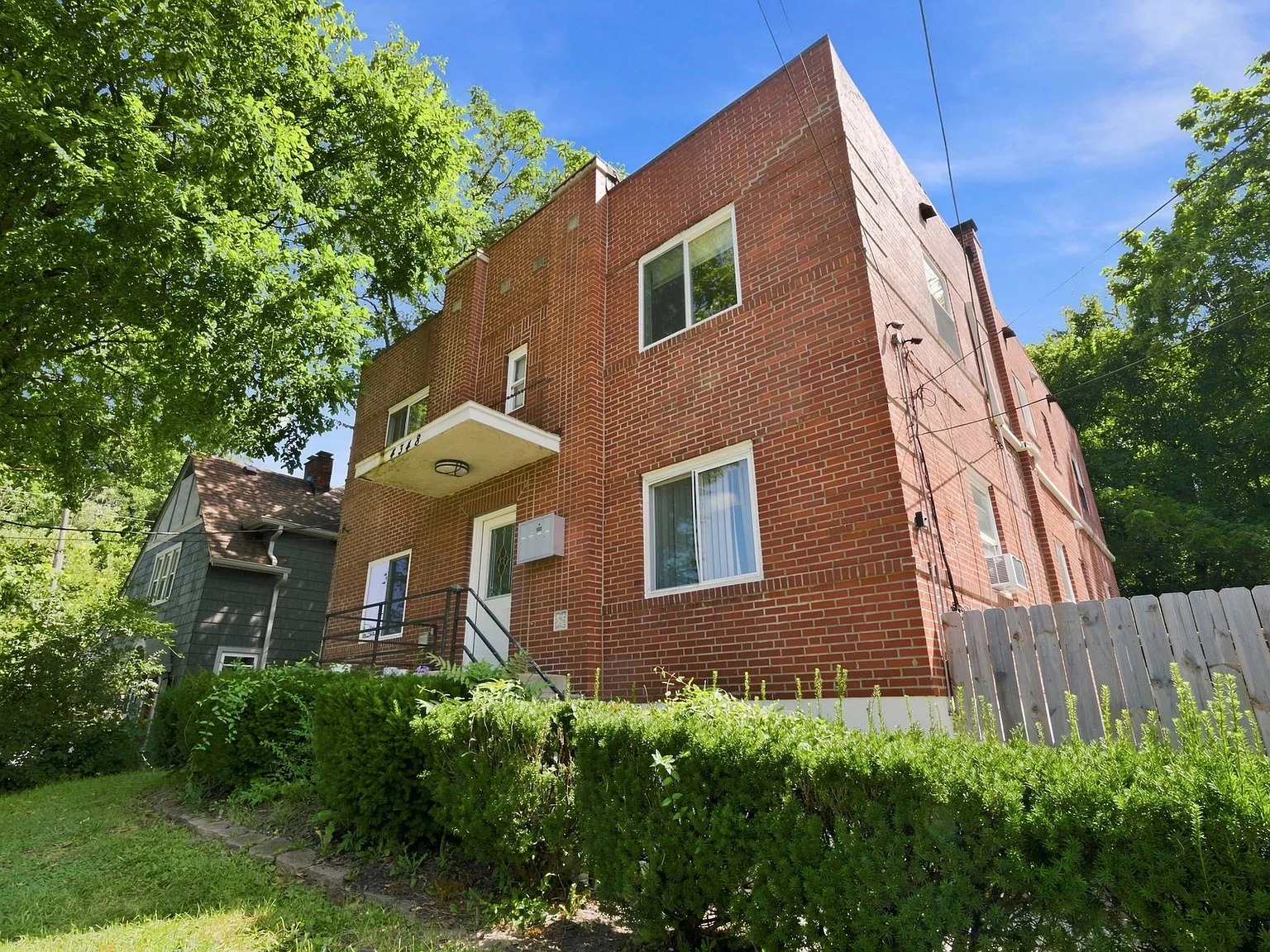 1 bed, 700 sqft, $1,150 — Photo 2