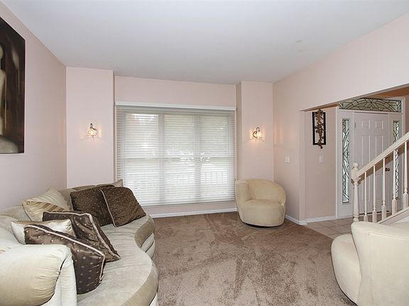4th image of 1614 S Norbury Ave