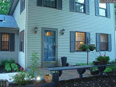3rd image of 3809 Longhill Dr SE
