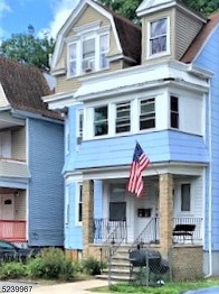 1st image of 25 N 18Th St