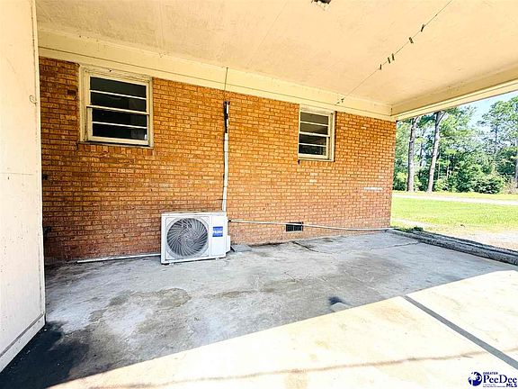 4th image of 924 Alpine Dr