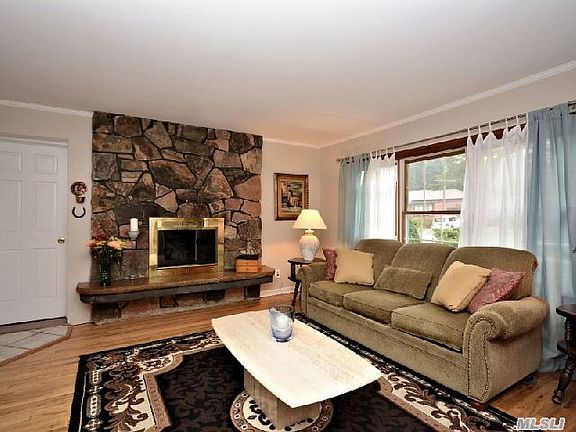 4th image of 2 Clare Dr