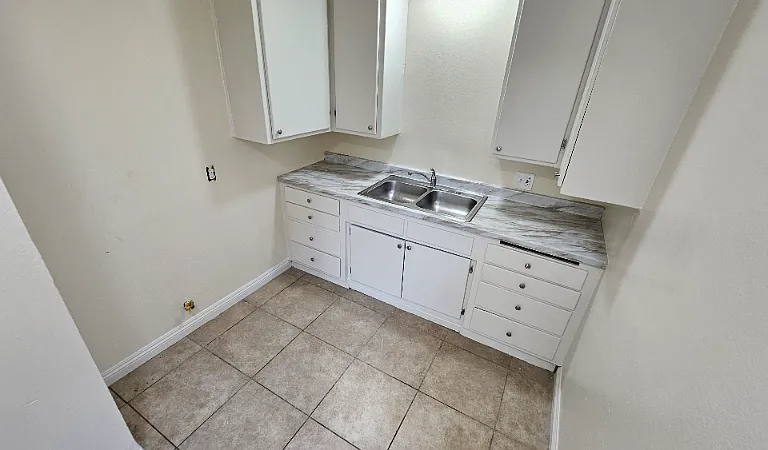 13457 1/2 Filmore St #13457-1/2 — Photo 8