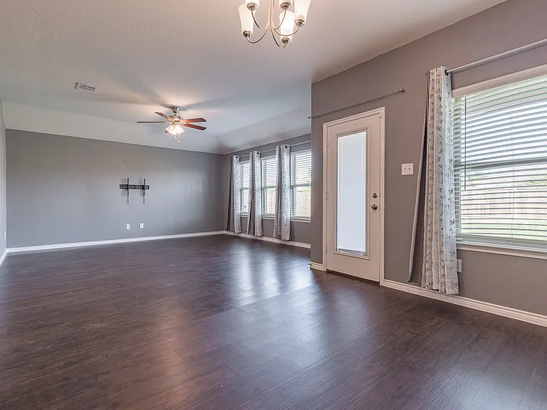 4013 Spur Trail Dr — Photo 15