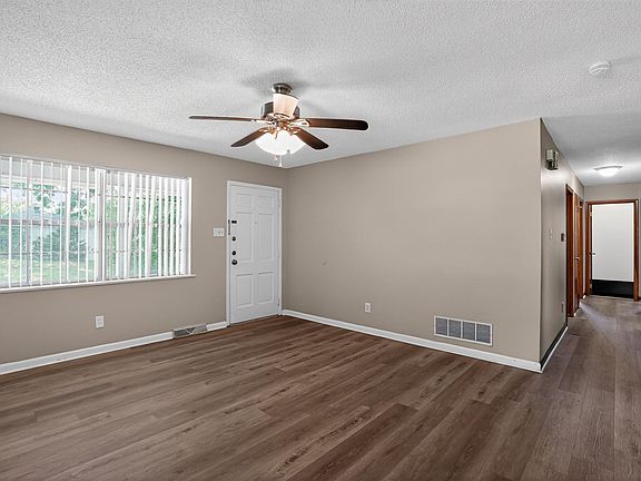 4th image of 700 Twin Ridge Dr