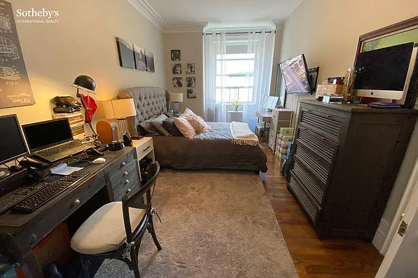 Rented by Sotheby's International Realty | media 12