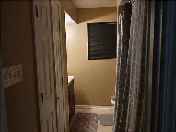 5th image of 6207-09 London Dr