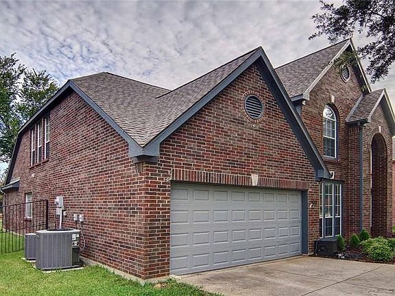 3rd image of 216 Beechwood Ln