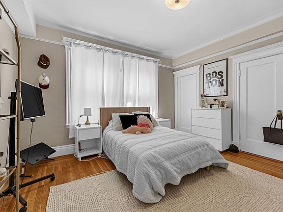 5th image of 466 Commonwealth Ave APT 301