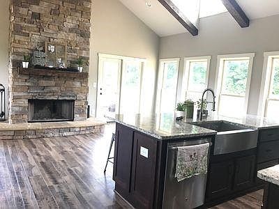5th image of 1567 Bob Mann Rd