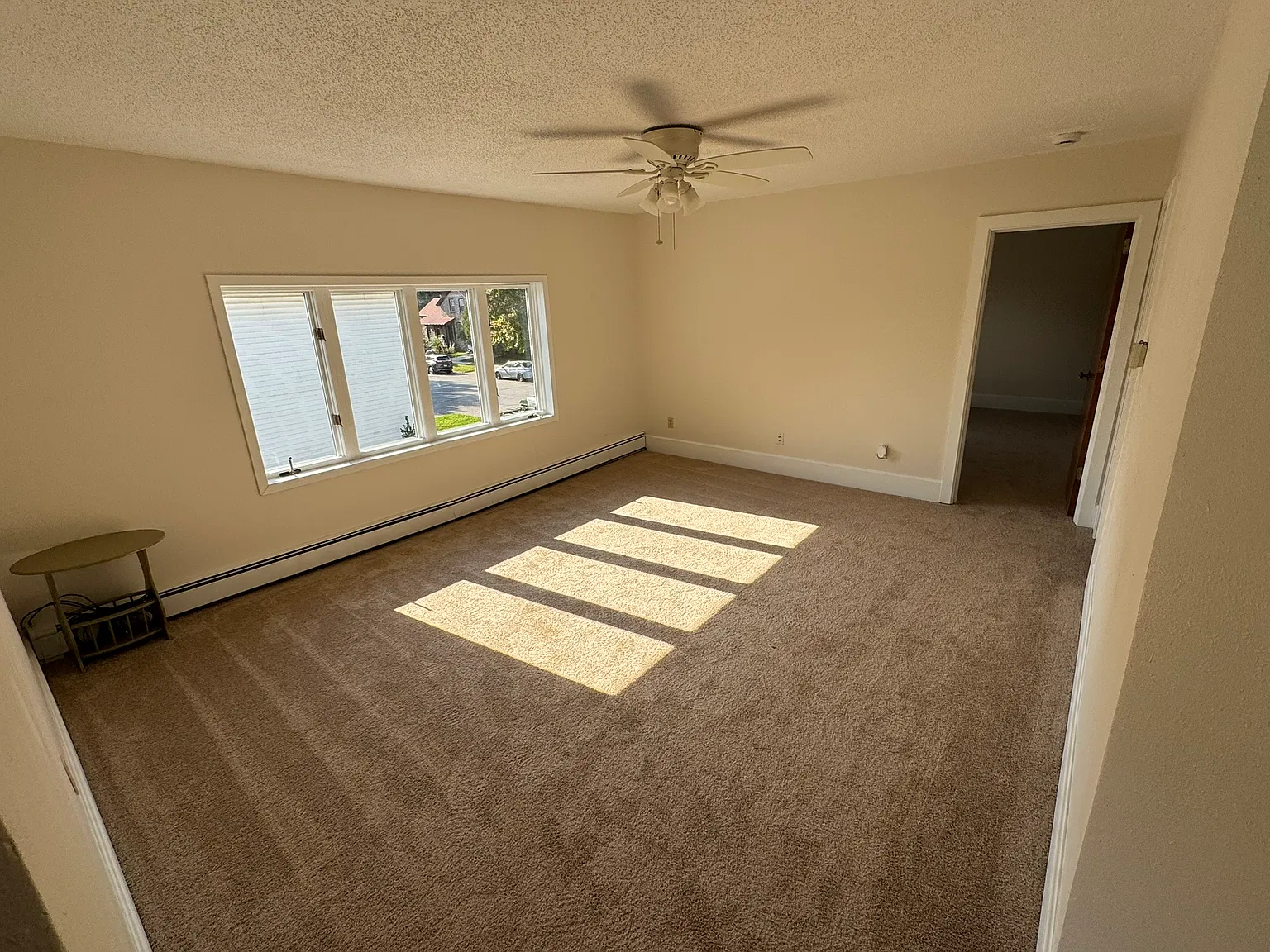 2 bed, 950 sqft, $1,200 — Photo 1