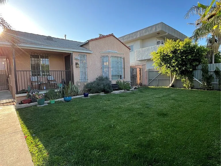 1933 S Corning St — Photo 1