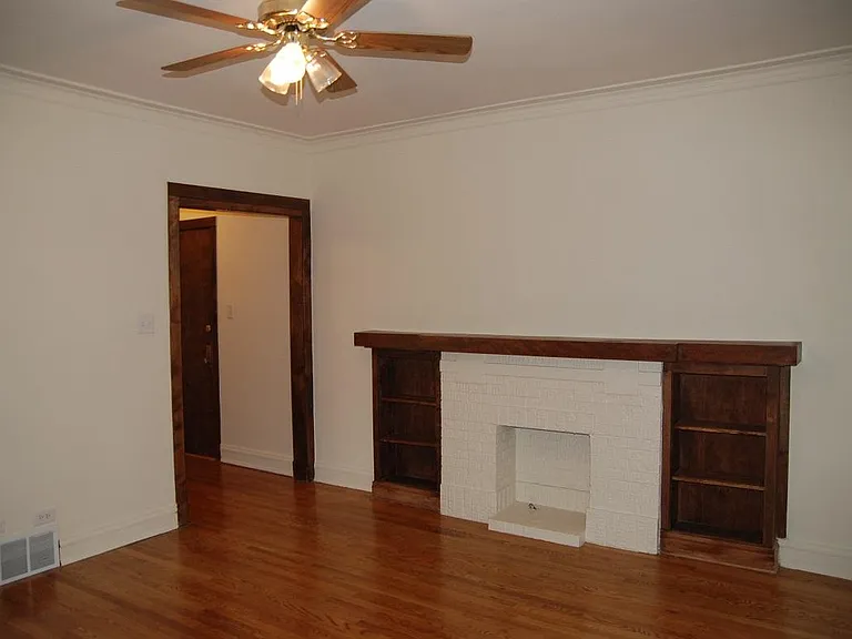1535 West Addison — Photo 22