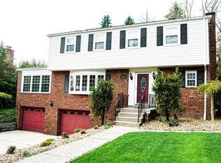 205 Thornberry Dr, Pittsburgh, PA 15221