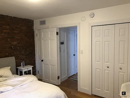 Rented by R New York | media 13