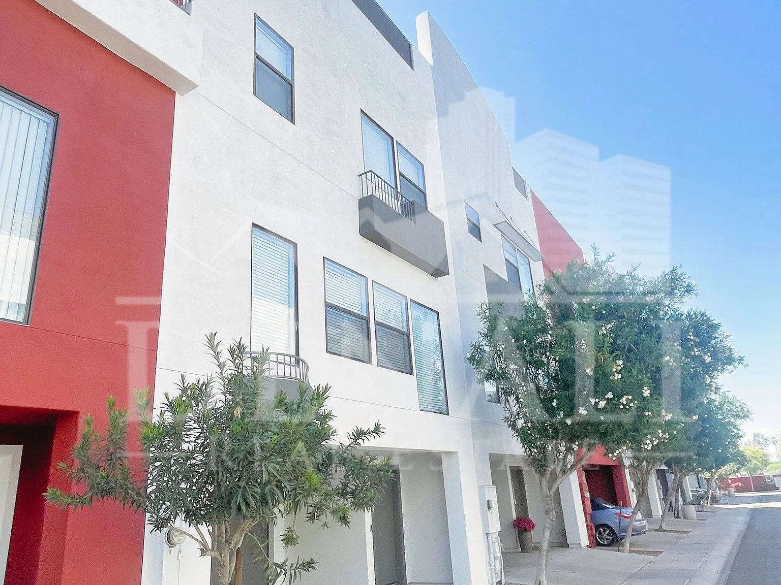 3 bed, 2.5 bath, 1695 sqft, $2,195 — Photo 1