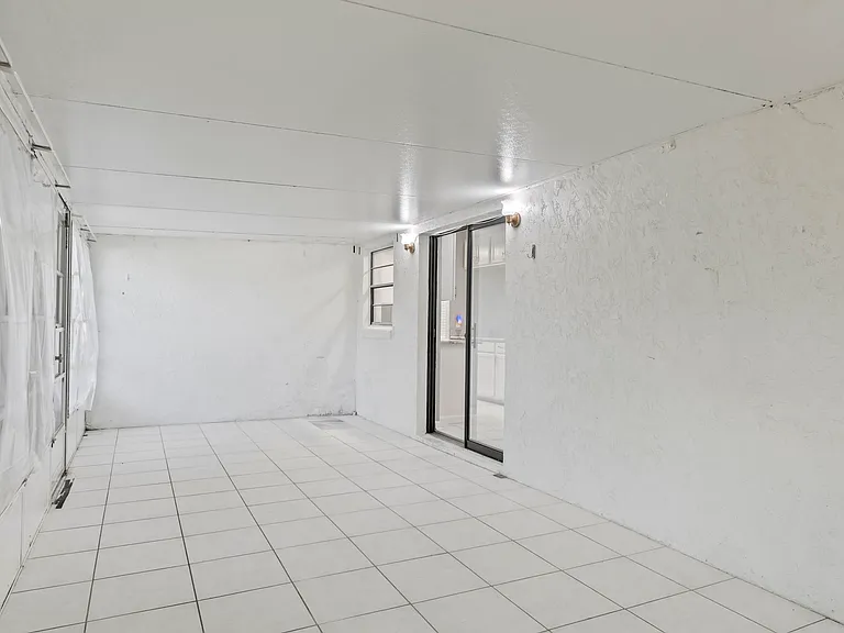 1205 S Flagler Ave — Photo 41