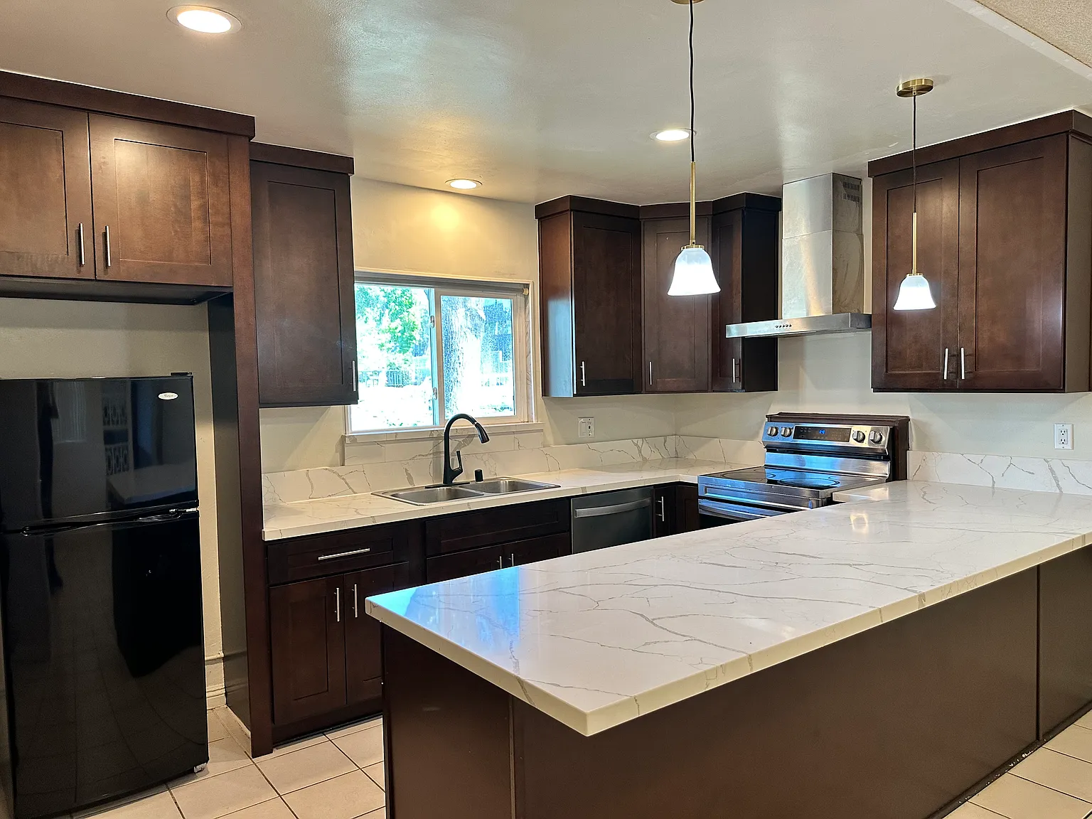 3 bed, 1476 sqft, $3,100 — Photo 3