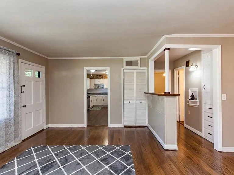 3020 Elmwood Ave — Photo 6