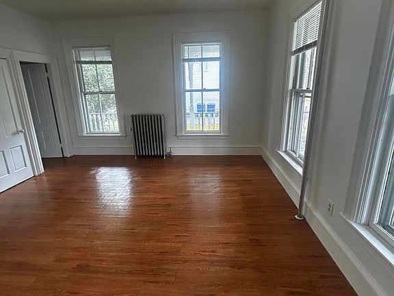 5th image of 1011 Maple St #1011