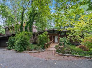 106 Eatons Neck Rd, Northport, NY 11768