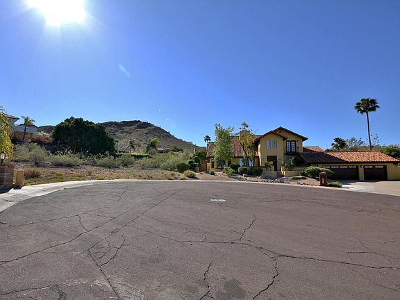 4th image of 1114 E Caribbean Ln