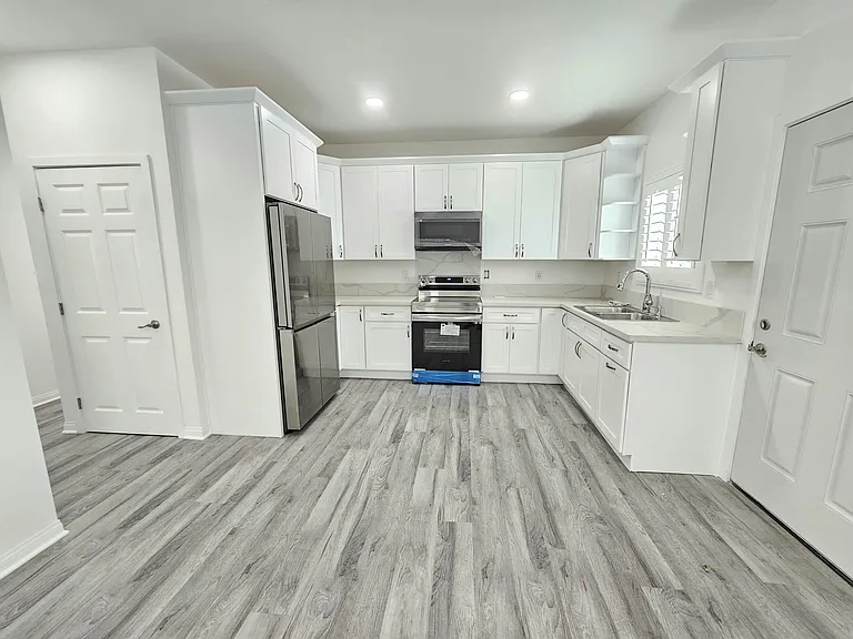 722 1/2 S Williamson Ave #722-12A — Photo 1