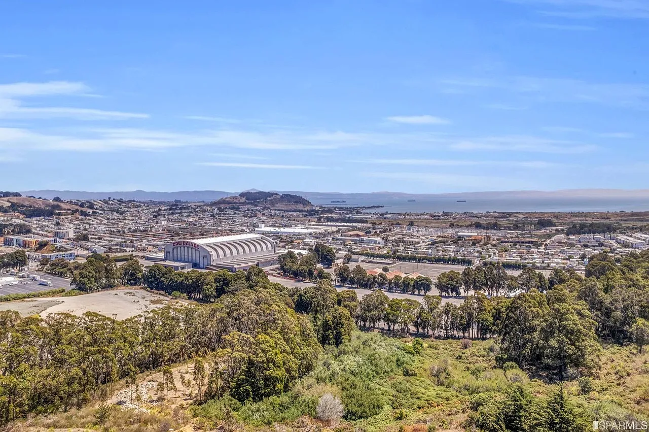 Martin Trl, Daly City — Photo 3