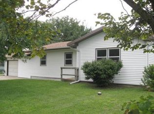 1207 Roever Rd, Manhattan, KS 66503