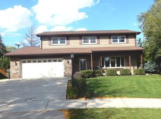 1208 W Palm Dr, Mount Prospect, IL