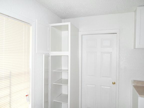 4th image of 5938 Southlark St