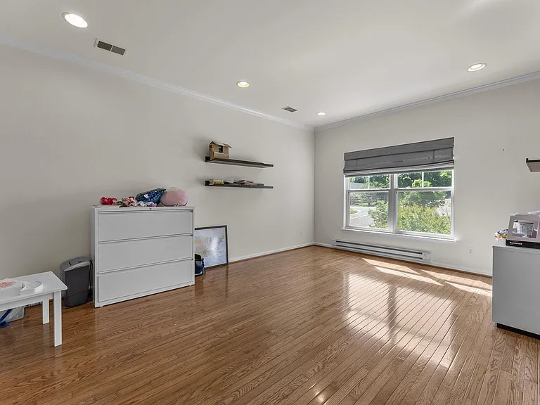 4039 Cray Dr — Photo 46