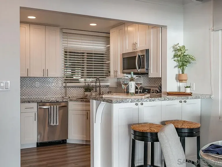 6529 Neptune Pl — Photo 9
