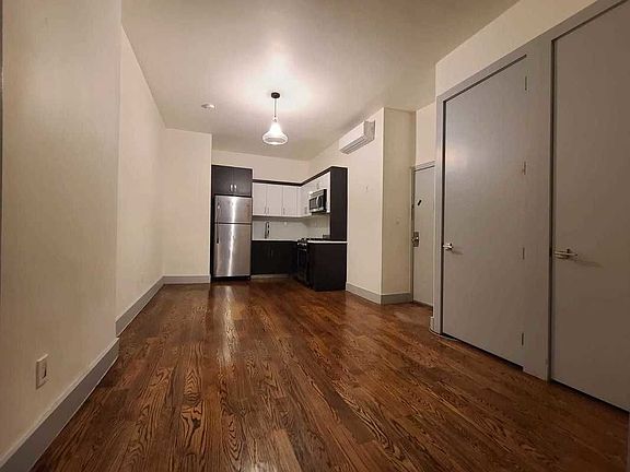 5th image of 164 Underhill Ave #4