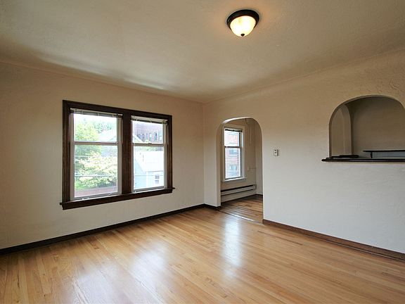 5th image of 2032 Yale Ave E APT 304
