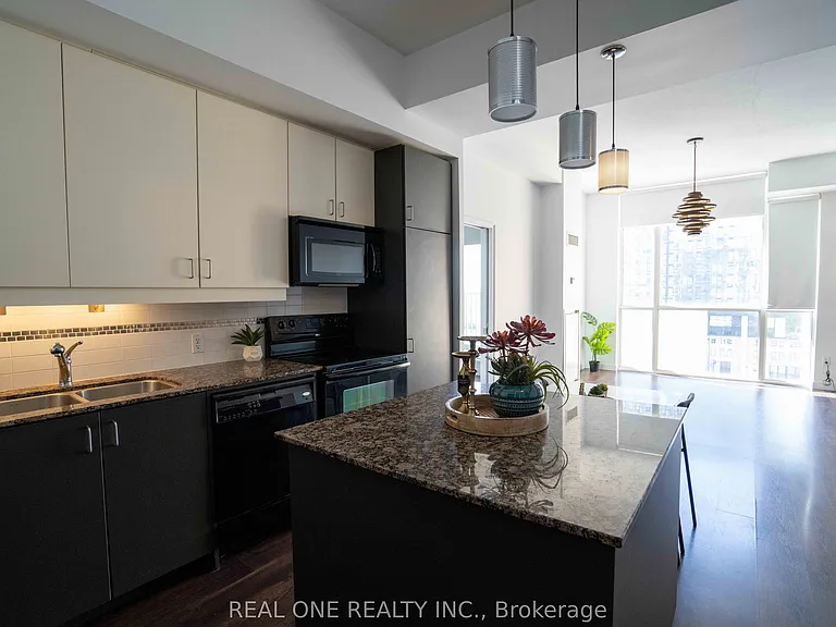 191 King St S #703 — Photo 7
