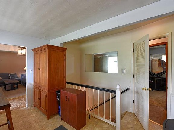 5th image of 8000 Riverview Ave