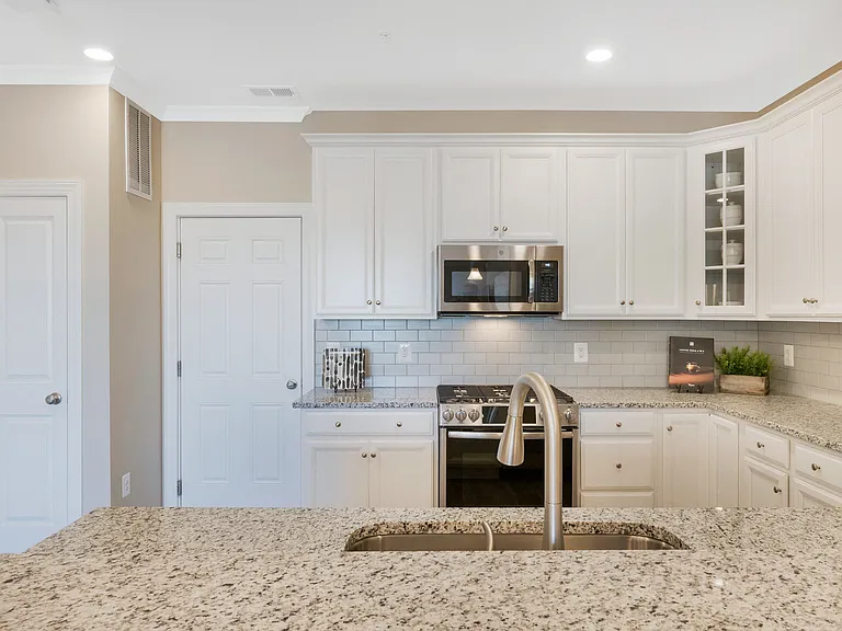 The Refinery Townhomes — Photo 26