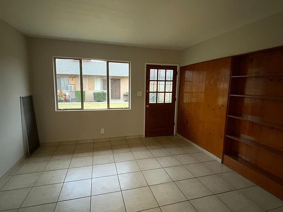 4th image of 5535 Gardendale St #B