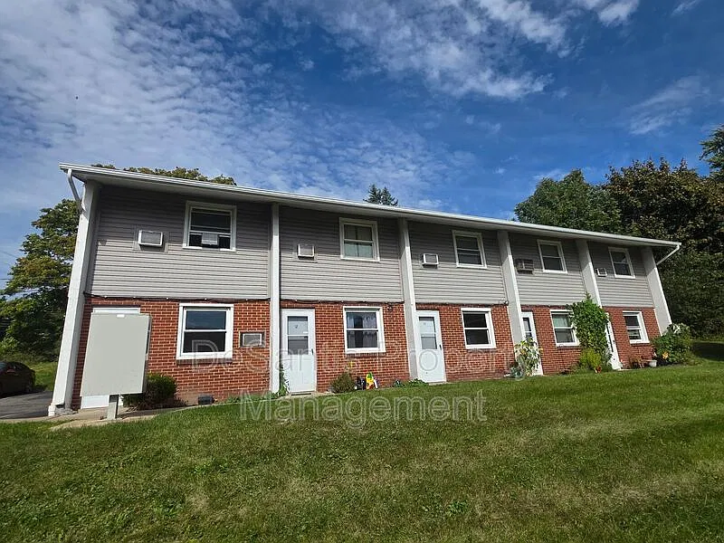 Studio, 1.0 bath, 600 sqft, $725 — Photo 1