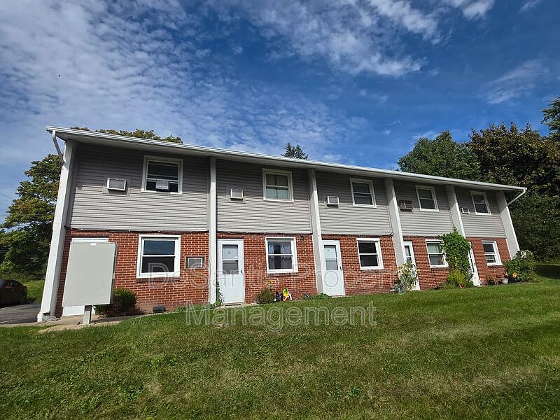 1st image of 401 Moon Clinton Rd #11