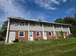 401 Moon Clinton Rd #11, Coraopolis, PA 15108