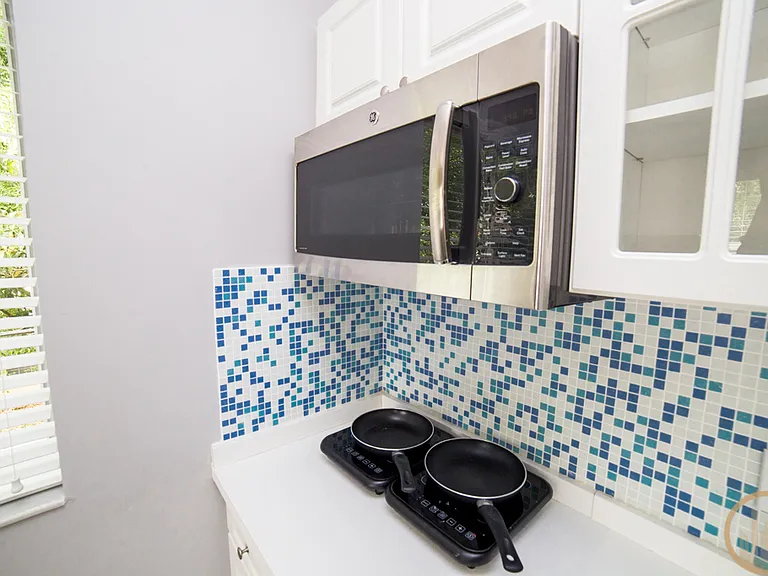 53 NE 49th St #5B — Photo 2