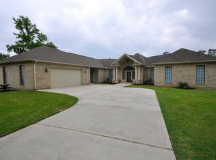 3917 Rau Dr, Dickinson, TX 77539